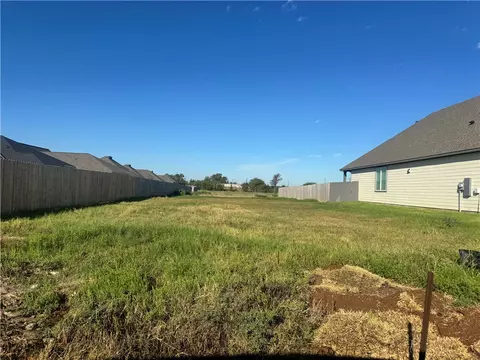 1536 Birdie Ct, Navasota, TX 77868