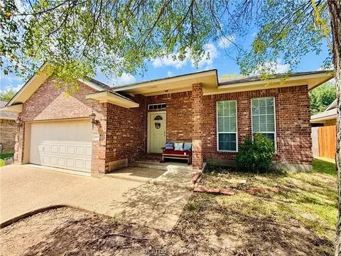 1103 Harrisonburg Ln, College Station, TX 77845
