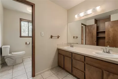 Bath - 5000 Lantern Ln, Bryan, TX 77808 photo 6 of 8