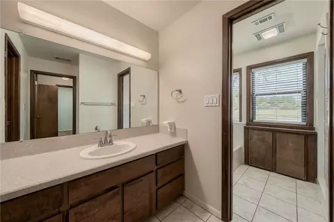 Bath - 5000 Lantern Ln, Bryan, TX 77808 photo 2 of 8