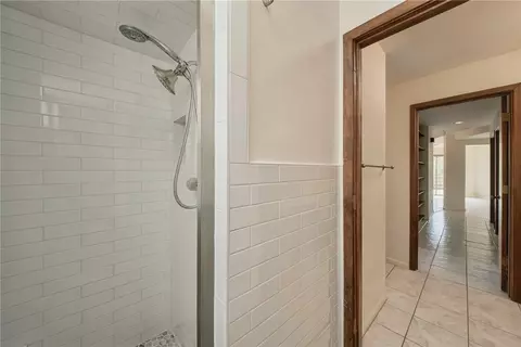 Bath - 5000 Lantern Ln, Bryan, TX 77808 photo 4 of 8