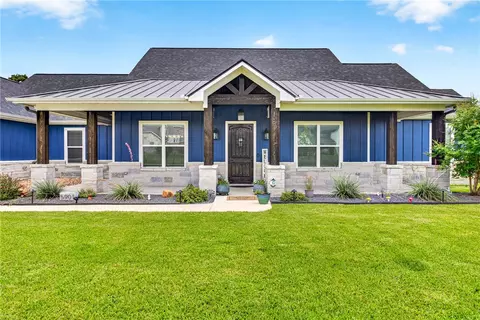 5901 Rain Meadow Dr, College Station, TX 77845