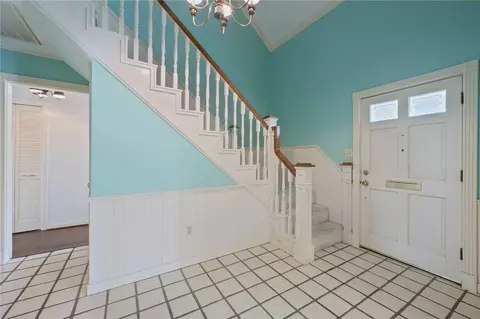 Entry Way - 1005 Esther Blvd, Bryan, TX 77802 photo 1 of 2