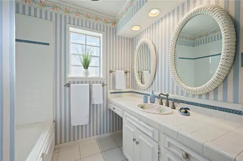 Bath - 1005 Esther Blvd, Bryan, TX 77802 photo 4 of 6
