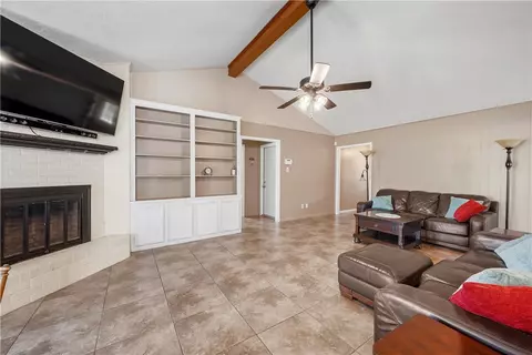 Living - 3902 Oak Bluff Cir, Bryan, TX 77802 photo 2 of 2