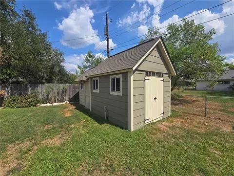 Exterior - 3907 Oak Bend Dr, Bryan, TX 77802 photo 2 of 3