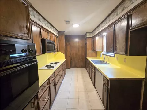 Kitchen - 3907 Oak Bend Dr, Bryan, TX 77802 photo 1 of 1
