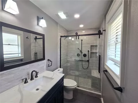 Bath - 3907 Oak Bend Dr, Bryan, TX 77802 photo 2 of 2