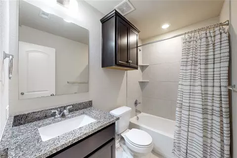 Bath - 1458 Kingsgate Dr, Bryan, TX 77807 photo 1 of 3