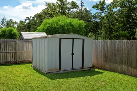 Exterior - 1458 Kingsgate Dr, Bryan, TX 77807 photo 6 of 7