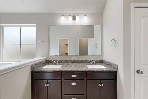 Bath - 1458 Kingsgate Dr, Bryan, TX 77807 photo 2 of 3