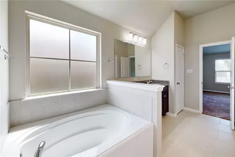 Bath - 1458 Kingsgate Dr, Bryan, TX 77807 photo 3 of 3