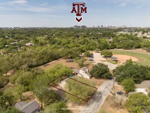 1406 Lemon Tree Ln, College Station, TX 77840