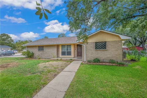 901 Glade St, College Station, TX 77840