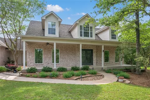 4848 Close Quarters Cir, College Station, TX 77845