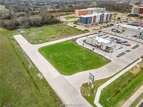 3047 University Dr, Bryan, TX 77802 photo 6
