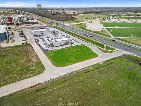3047 University Dr, Bryan, TX 77802 photo 7