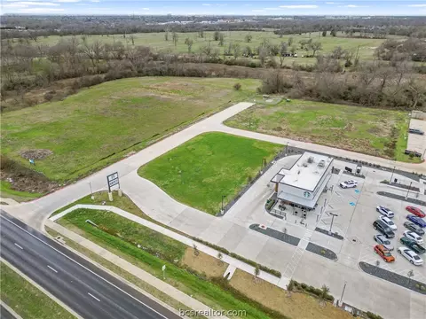 3047 University Dr, Bryan, TX 77802 photo 4