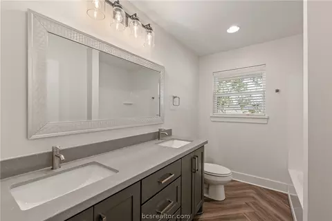Bath - 203 Dunn St, Bryan, TX 77801 photo 2 of 3