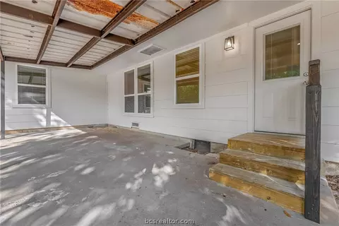 Exterior - 203 Dunn St, Bryan, TX 77801 photo 2 of 3