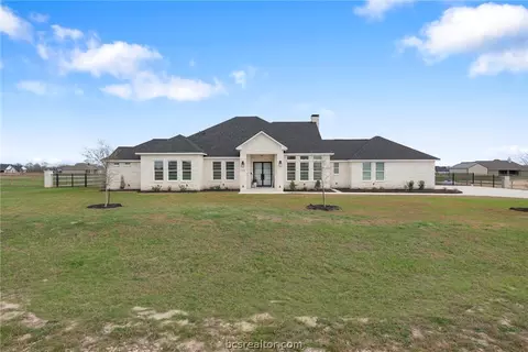Exterior - 7844 Mathis Creek Dr, Bryan, TX 77808 photo 2 of 7