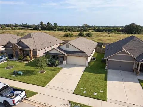 5244 Montague Loop, Bryan, TX 77807