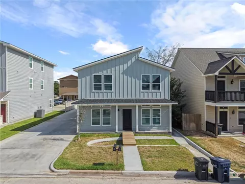 306 Live Oak Street A, College Station, TX 77840