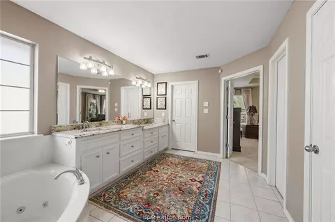 Bath - 3816 Park Hampton, Bryan, TX 77802 photo 2 of 3