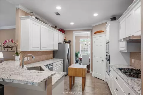 Kitchen - 3816 Park Hampton, Bryan, TX 77802 photo 1 of 2