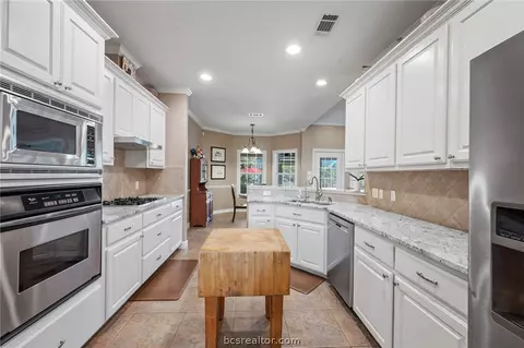 Kitchen - 3816 Park Hampton, Bryan, TX 77802 photo 2 of 2