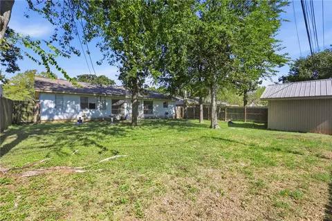 Exterior - 3235 Red Robin Loop, Bryan, TX 77802 photo 3 of 4