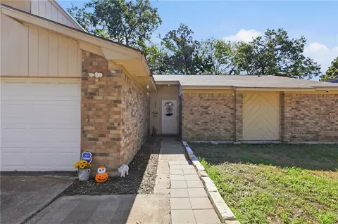 Exterior - 3235 Red Robin Loop, Bryan, TX 77802 photo 2 of 4