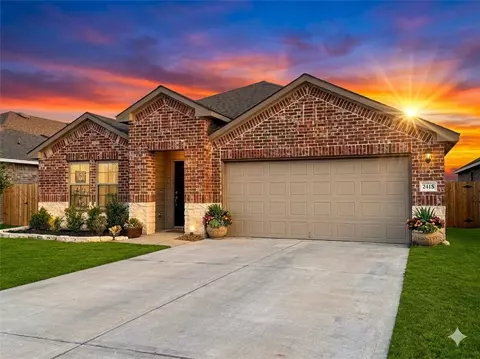 2415 Divot Ln, Navasota, TX 77868