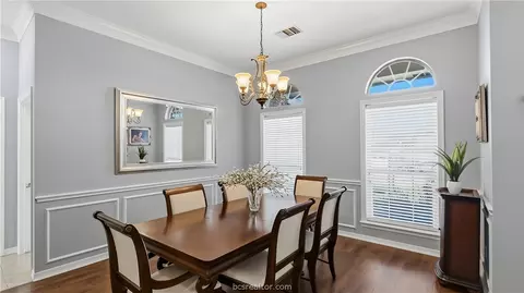 Dining - 2312 E Mercers Lndg, Bryan, TX 77808 photo 1 of 3