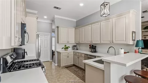 Kitchen - 2312 E Mercers Lndg, Bryan, TX 77808 photo 3 of 7