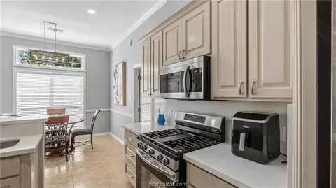 Kitchen - 2312 E Mercers Lndg, Bryan, TX 77808 photo 6 of 7