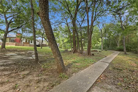 Exterior - 405 E Brookside Dr, Bryan, TX 77801 photo 9 of 9