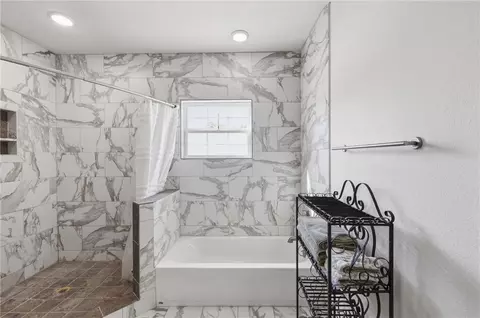 Bath - 405 E Brookside Dr, Bryan, TX 77801 photo 4 of 6