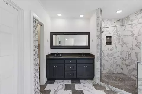 Bath - 405 E Brookside Dr, Bryan, TX 77801 photo 3 of 6