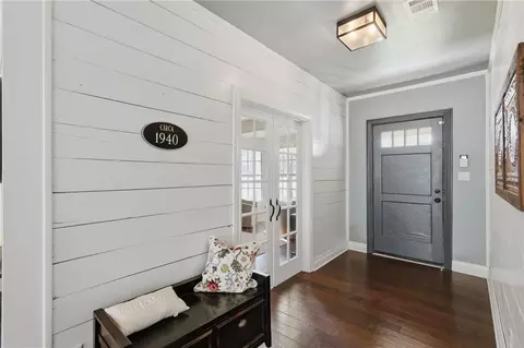 Entry Way - 405 E Brookside Dr, Bryan, TX 77801 photo 1 of 2