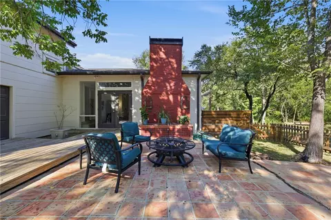 Exterior - 405 E Brookside Dr, Bryan, TX 77801 photo 5 of 9