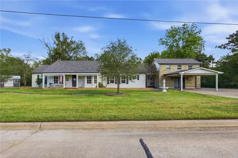 Exterior - 405 E Brookside Dr, Bryan, TX 77801 photo 2 of 9