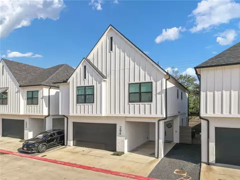 284 Estates Cir, College Station, TX 77840