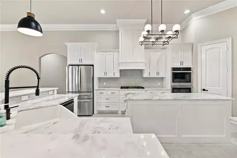 Kitchen - 4206 Serrano Ct, Bryan, TX 77802 photo 7 of 8