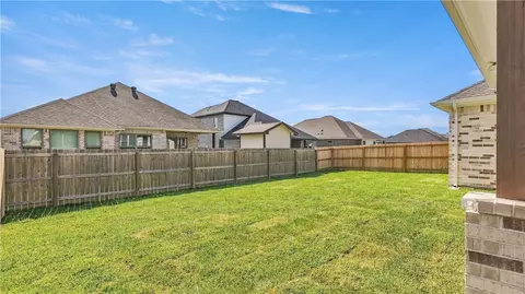 Exterior - 2817 Captain Dr, Bryan, TX 77808 photo 5 of 6
