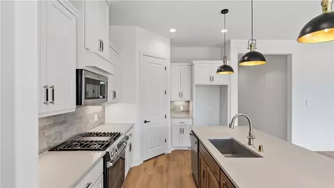 Kitchen - 2817 Captain Dr, Bryan, TX 77808 photo 4 of 6