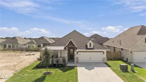 Exterior - 2817 Captain Dr, Bryan, TX 77808 photo 2 of 6