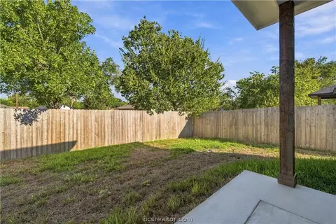 Exterior - 1514 Dansby St, Bryan, TX 77803 photo 4 of 6