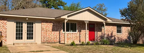 3003 Kim St, Bryan, TX 77803