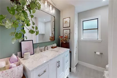 Bath - 2523 Arbor Dr, Bryan, TX 77802 photo 3 of 4